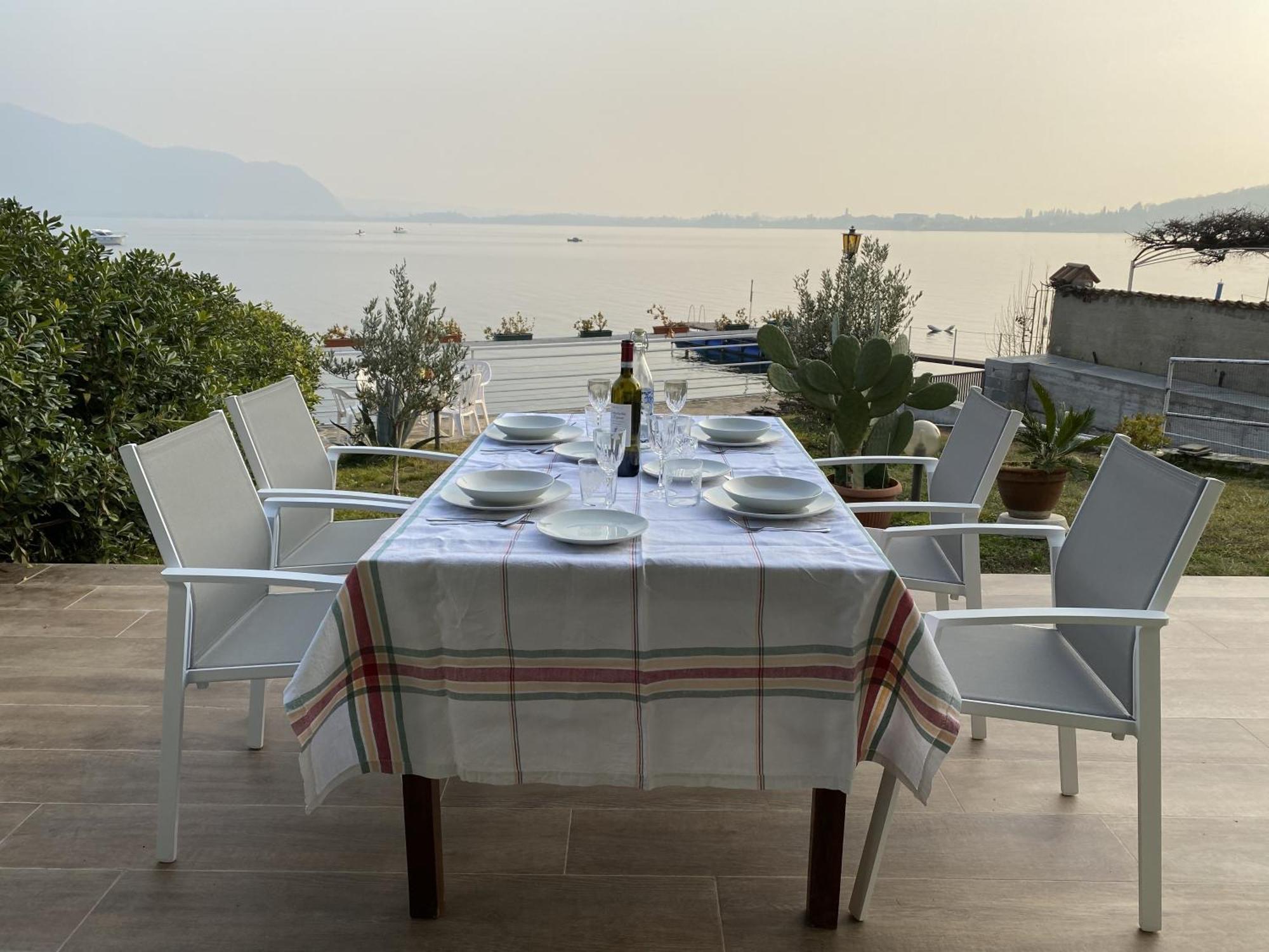 Villa Anastasye Your Lakefront Vacation Rental Predore Kültér fotó