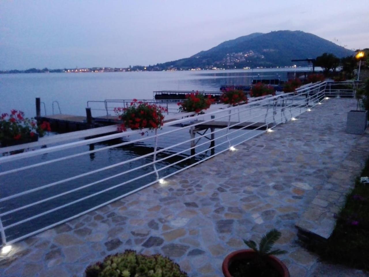 Villa Anastasye Your Lakefront Vacation Rental Predore Kültér fotó