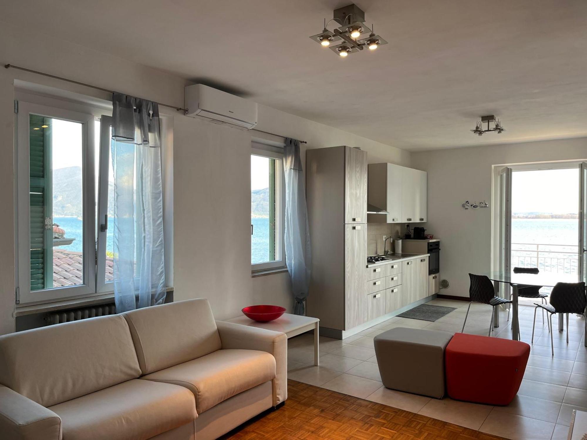 Villa Anastasye Your Lakefront Vacation Rental Predore Kültér fotó