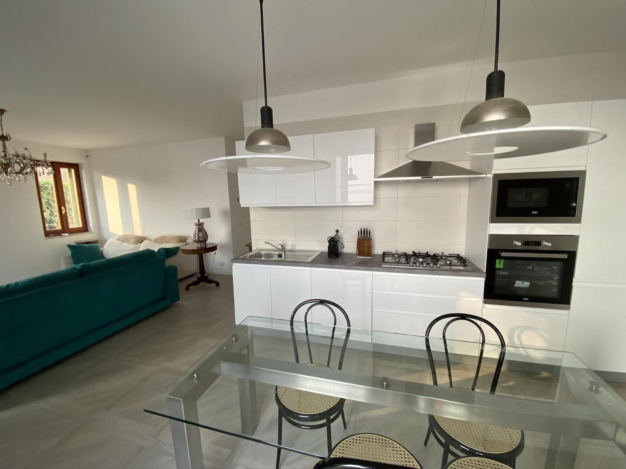 Villa Anastasye Your Lakefront Vacation Rental Predore Kültér fotó
