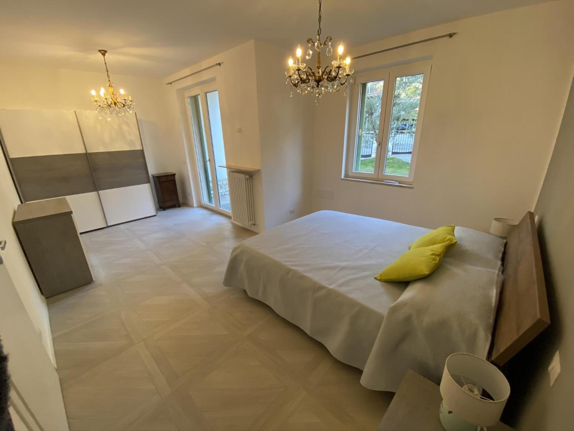 Villa Anastasye Your Lakefront Vacation Rental Predore Kültér fotó