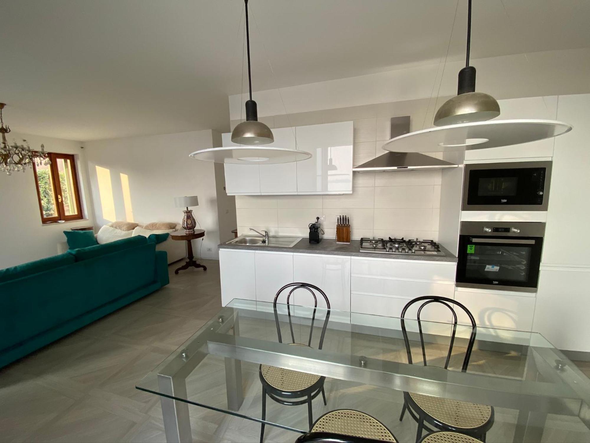 Villa Anastasye Your Lakefront Vacation Rental Predore Kültér fotó