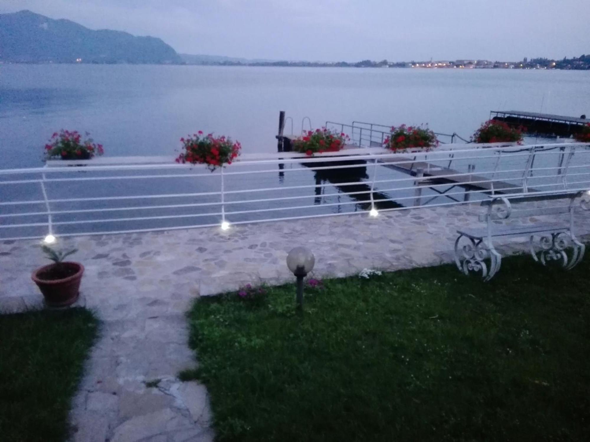 Villa Anastasye Your Lakefront Vacation Rental Predore Kültér fotó