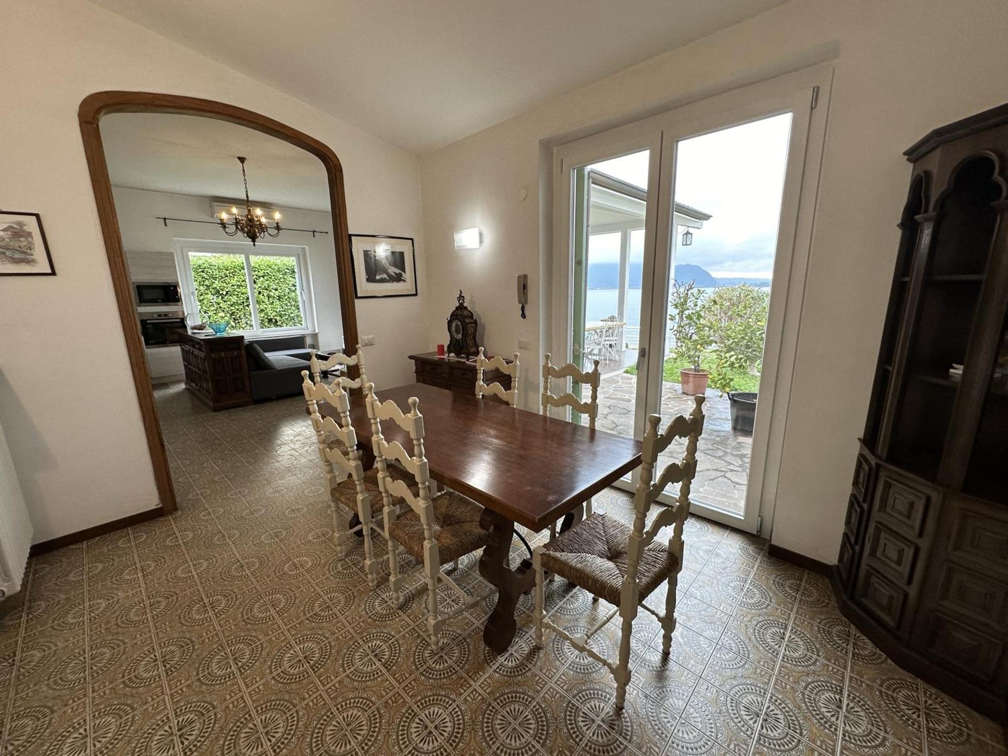 Villa Anastasye Your Lakefront Vacation Rental Predore Kültér fotó