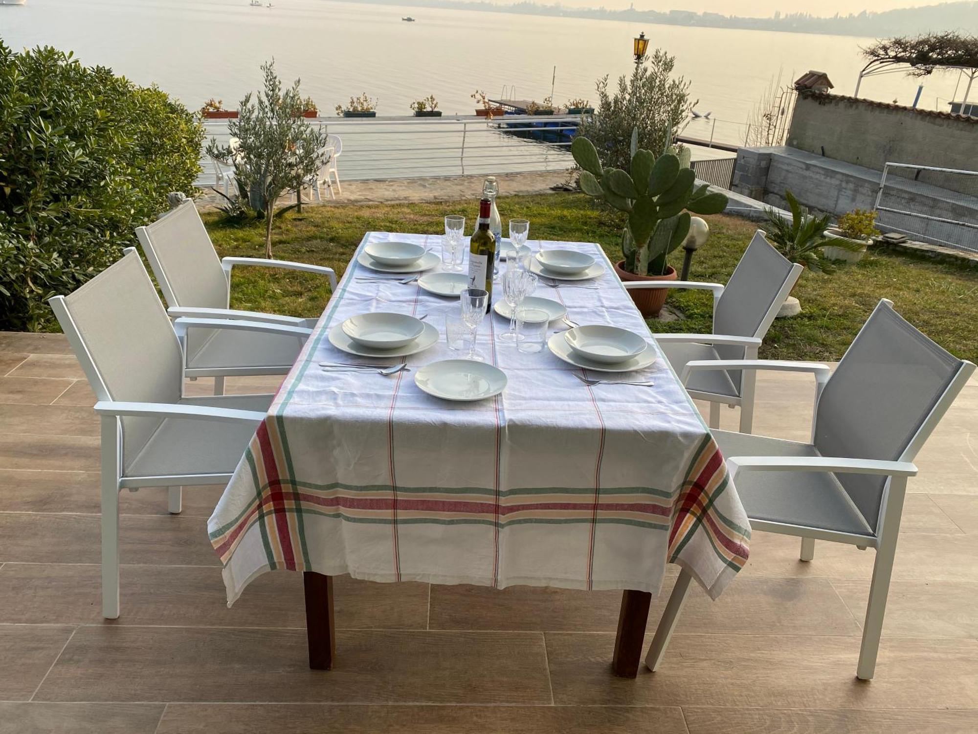 Villa Anastasye Your Lakefront Vacation Rental Predore Kültér fotó