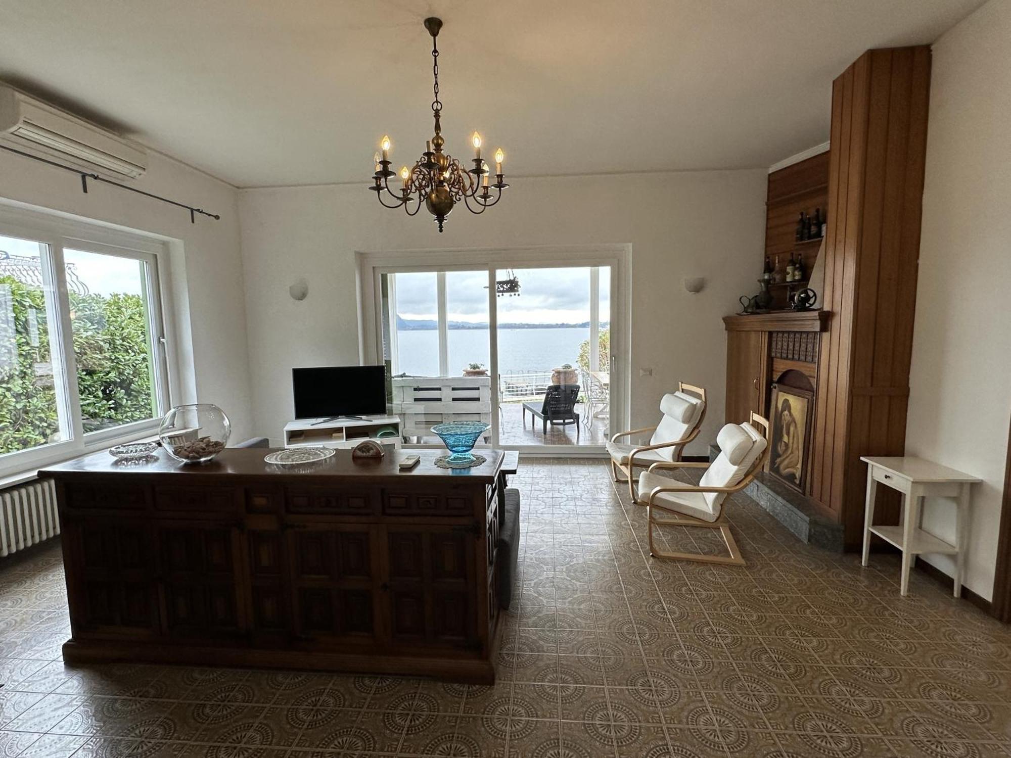 Villa Anastasye Your Lakefront Vacation Rental Predore Kültér fotó