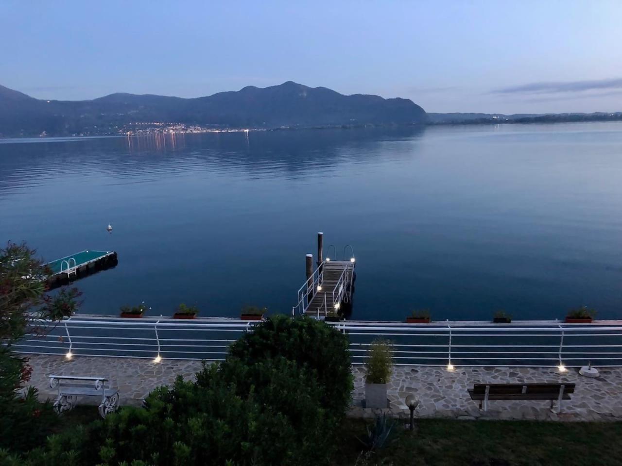 Villa Anastasye Your Lakefront Vacation Rental Predore Szoba fotó