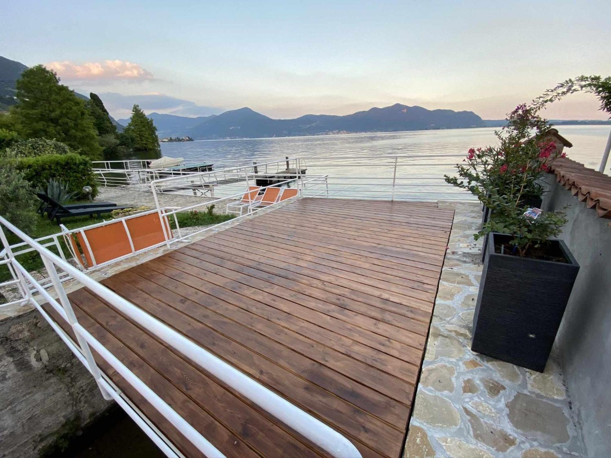 Villa Anastasye Your Lakefront Vacation Rental Predore Szoba fotó